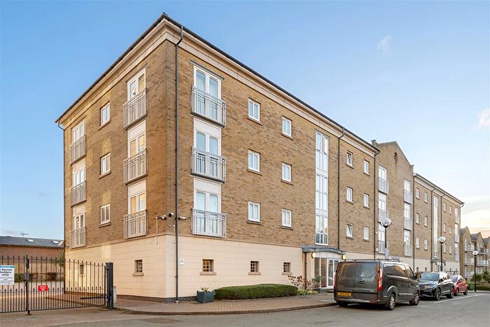 2 Bedroom Flat For Sale In Millennium Drive, Dockland, E14
