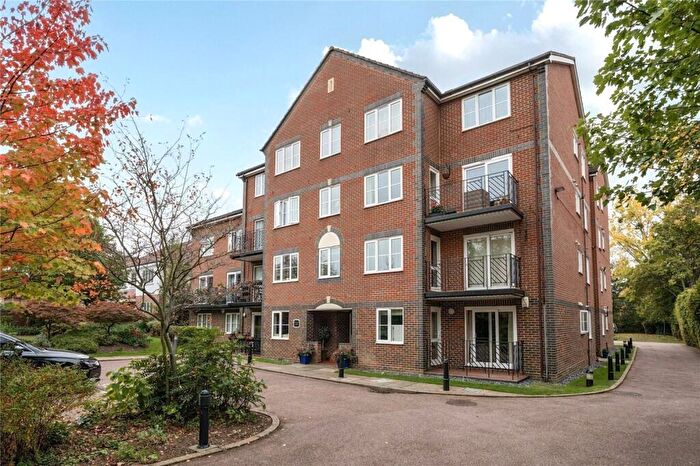 2 Bedroom Flat For Sale In Park Road, Beckenham, BR3