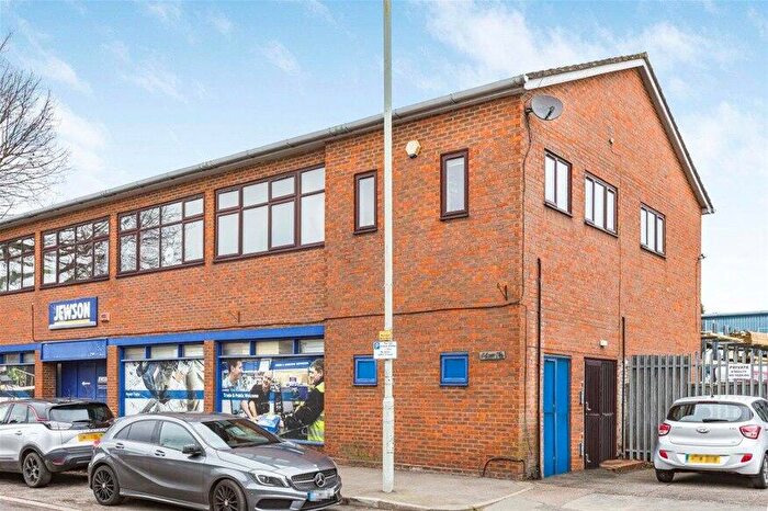 1 Bedroom Flat To Rent In Grove Road, Harpenden, Harpenden, AL5