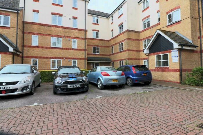 Studio To Rent In Lewes Close, Grays, Essex, RM17