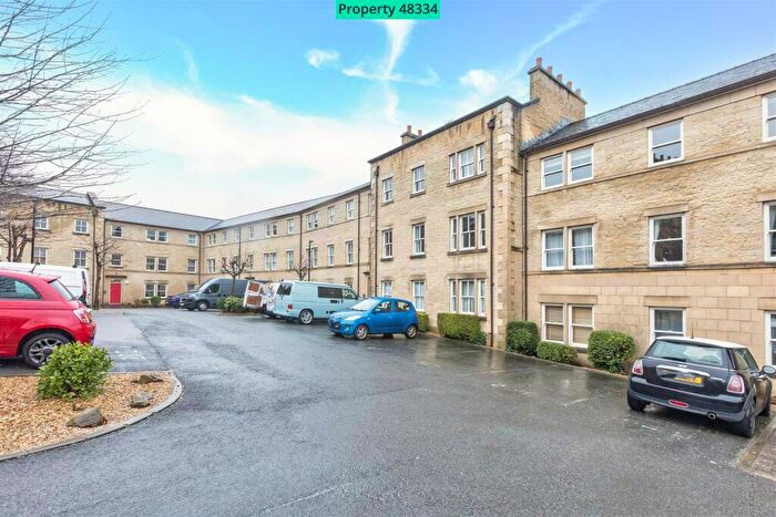 2 Bedroom Flat To Rent In Royal Court, Henry Street, Lancaster, LA1