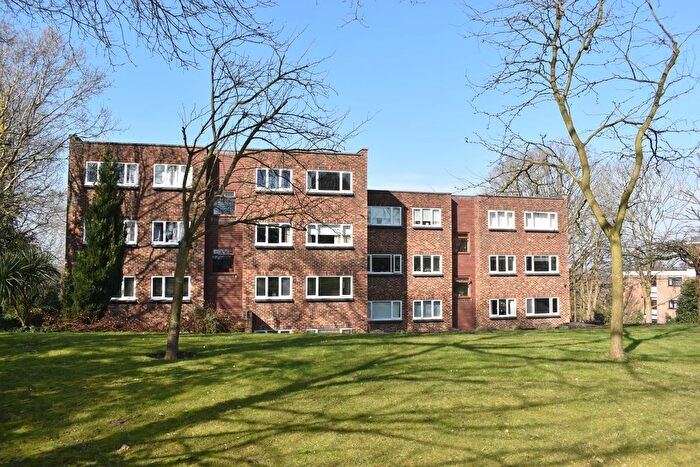 2 Bedroom Flat To Rent In Farington Acres, Vale Road, Weybridge, KT13