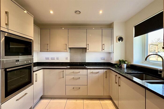 1 Bedroom Flat For Sale In New Court, Lansdown, Cheltenham, GL50