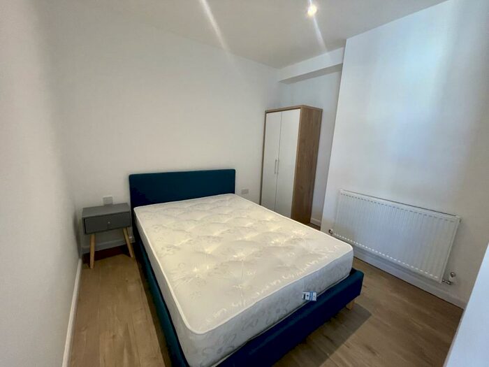 Flat To Rent In Alma Street, Luton, LU1