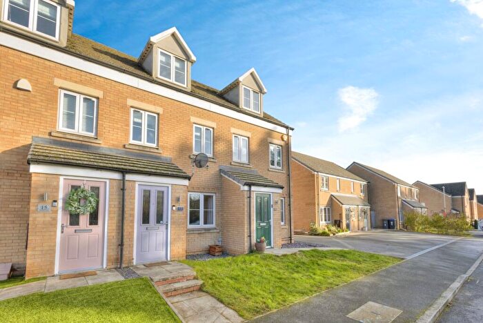 3 Bedroom Terraced House For Sale In Dunkley Way, Northampton, Northamptonshire, NN5