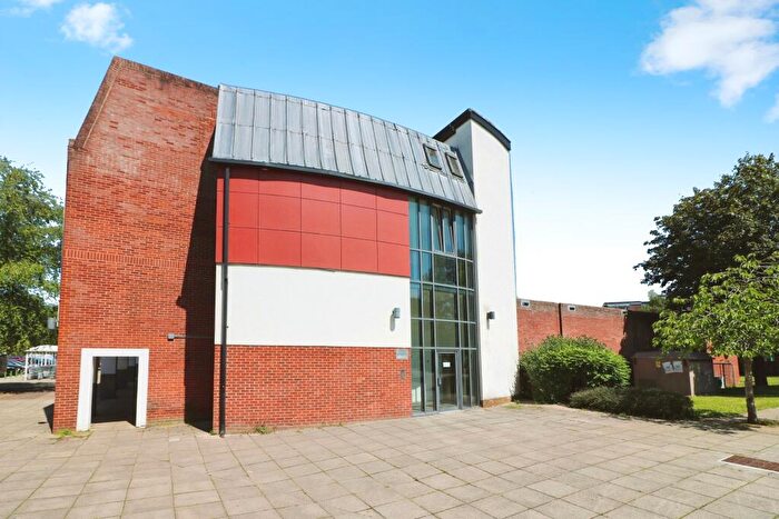 1 Bedroom Flat For Sale In Moors Walk, Welwyn Garden City, Herts, AL7