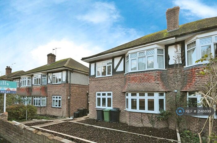 2 Bedroom Flat To Rent In Mill Vale, Bromley, BR2