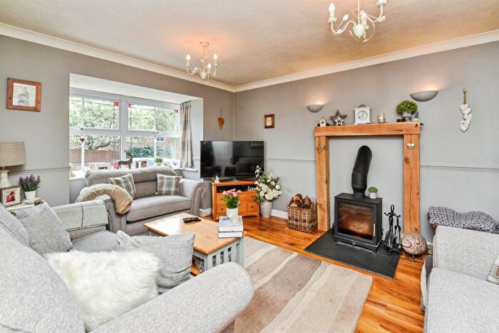 4 Bedroom Detached House For Sale In Moss Mead, Chippenham, SN14