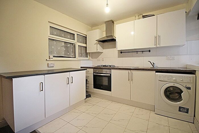 3 Bedroom Flat To Rent In Hounslow Road, Feltham, TW14