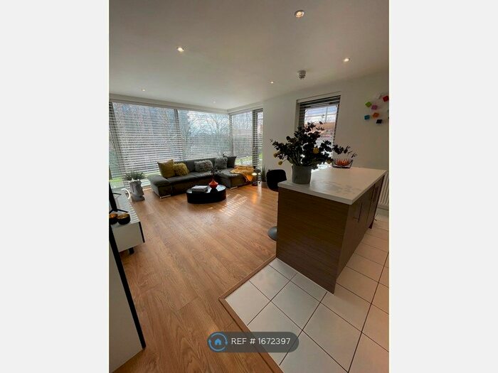 2 Bedroom Flat To Rent In Crane Heights, London, N17