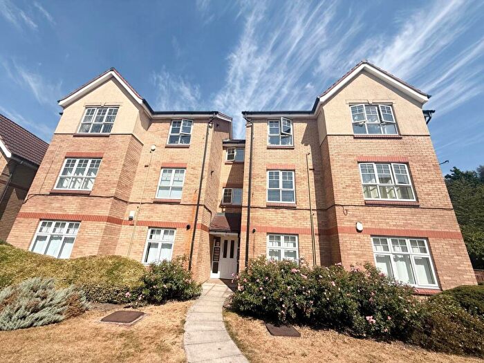 2 Bedroom Flat To Rent In Tavistock Park, Leeds, West Yorkshire, LS12