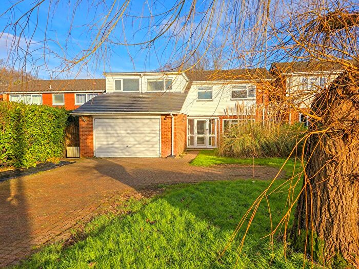 4 Bedroom Detached House For Sale In Chaldon Common Road, Caterham, CR3