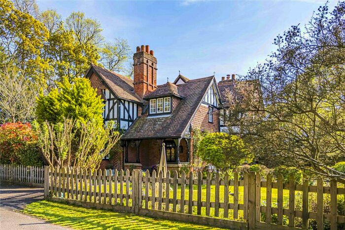 4 Bedroom Detached House For Sale In Leighton Road, Wingrave, Buckinghamshire, HP22