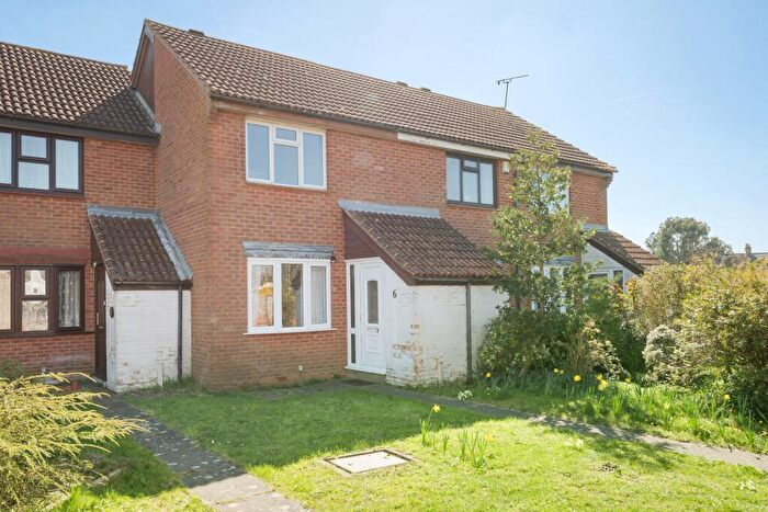 2 Bedroom Terraced House To Rent In Holywell Walk, Hailsham, BN27