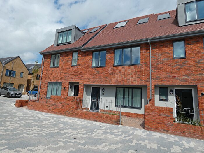 3 Bedroom Property To Rent In Azure Grove, Sheerwater, GU21