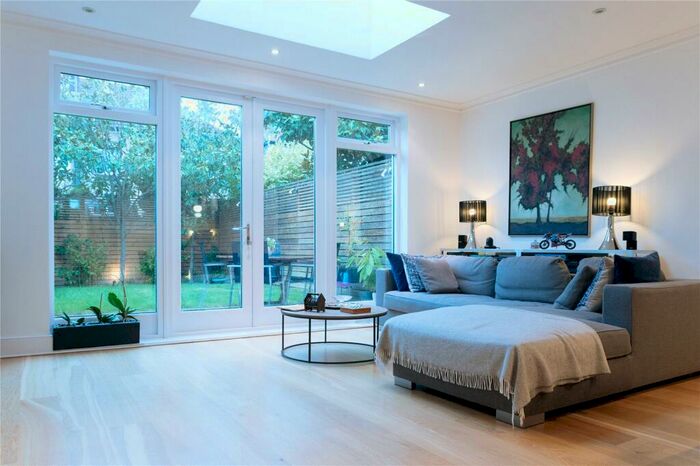 5 Bedroom Terraced House To Rent In Denning Mews, Clapham, London, SW12