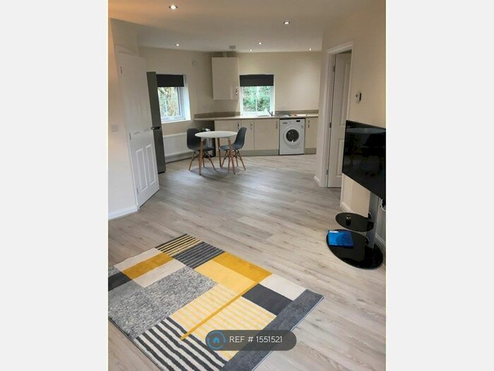 2 Bedroom Flat To Rent In Mistle Court, Coventry, CV4