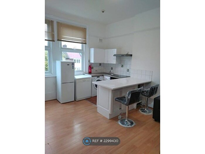 1 Bedroom Flat To Rent In Pierrepoint Road, Acton, W3