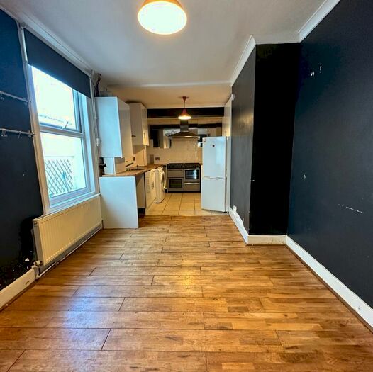 4 Bedroom Terraced House To Rent In Sackville Road, Hove, BN3