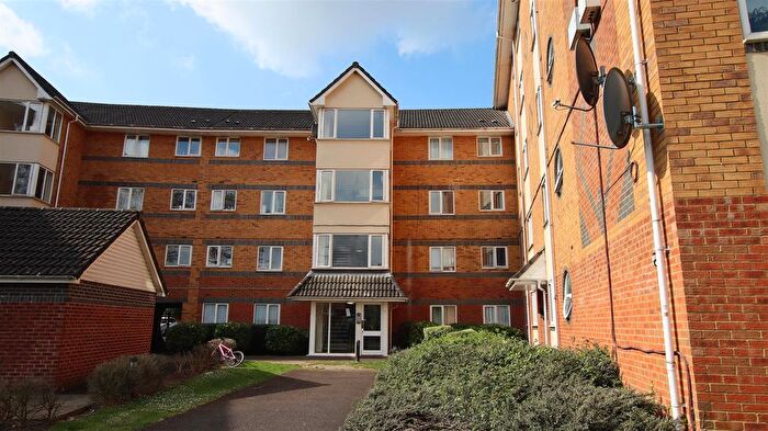 2 Bedroom Flat To Rent In Winslet Place, Oxford Road, Reading, RG30