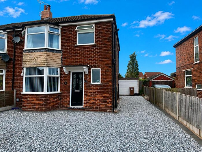 3 Bedroom Semi-Detached House For Sale In Flixton Drive, Crewe, CW2
