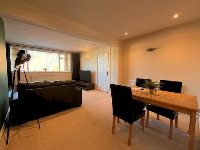 3 Bedroom Apartment To Rent In Humbleton Drive, Mackworth, DE22