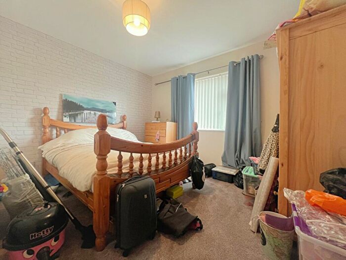 2 Bedroom Bungalow For Sale In Willow Gardens, Wrose, Bradford, BD2