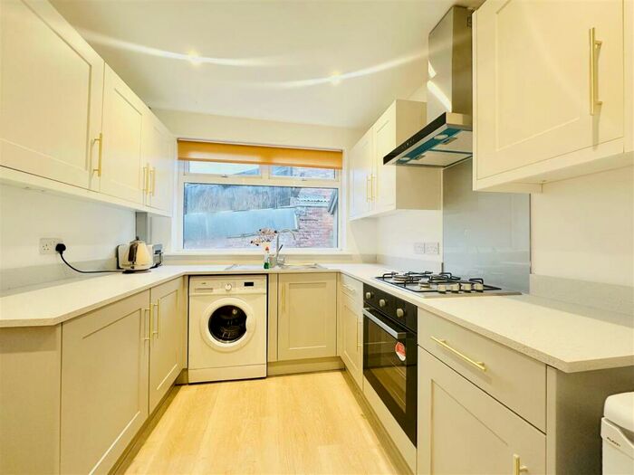 4 Bedroom House To Rent In Wilford Crescent East, Nottingham, NG2