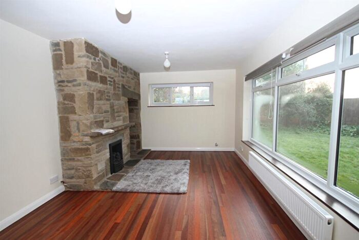 2 Bedroom Detached House To Rent In Downs Way, Great Bookham, KT23