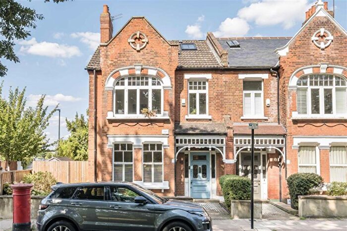 2 Bedroom Flat For Sale In Emmanuel Road, Balham, SW12