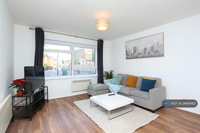 1 Bedroom Flat To Rent In Becton Court, London, SE25