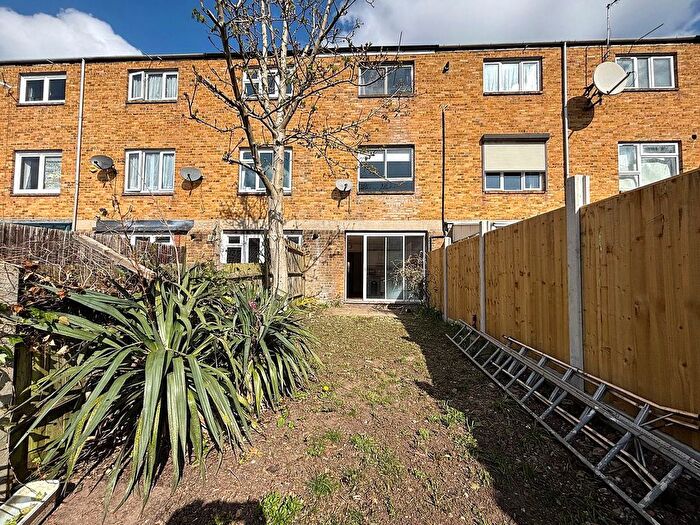 3 Bedroom Terraced House To Rent In South Road, London, W5