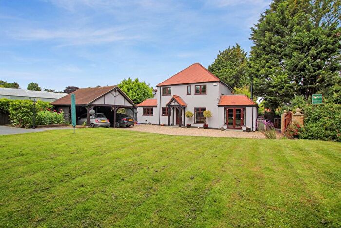 4 Bedroom Detached House For Sale In Swanley Village Road, Swanley Village, BR8