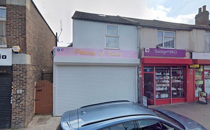 1 Bedroom Flat To Rent In Canterbury Street, Gillingham, ME7