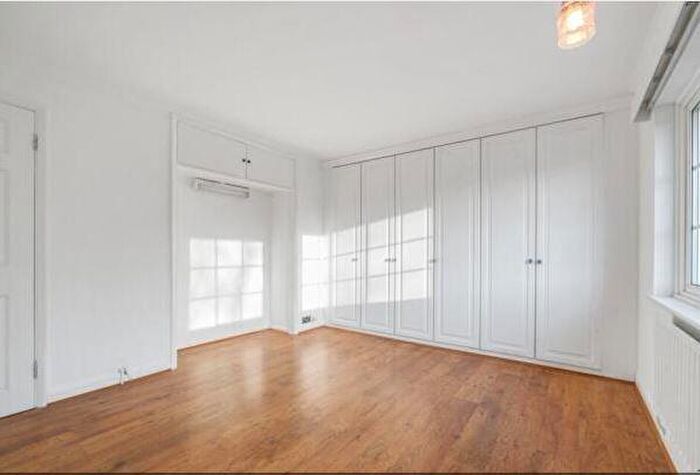 4 Bedroom Terraced House To Rent In The Glebe, Chislehurst, BR7