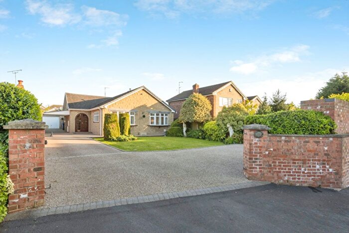 3 Bedroom Bungalow For Sale In Church Lane, Barnby Dun, Doncaster, South Yorkshire, DN3