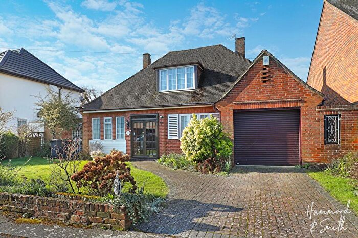 2 Bedroom Chalet For Sale In Highfield Place, Epping, CM16