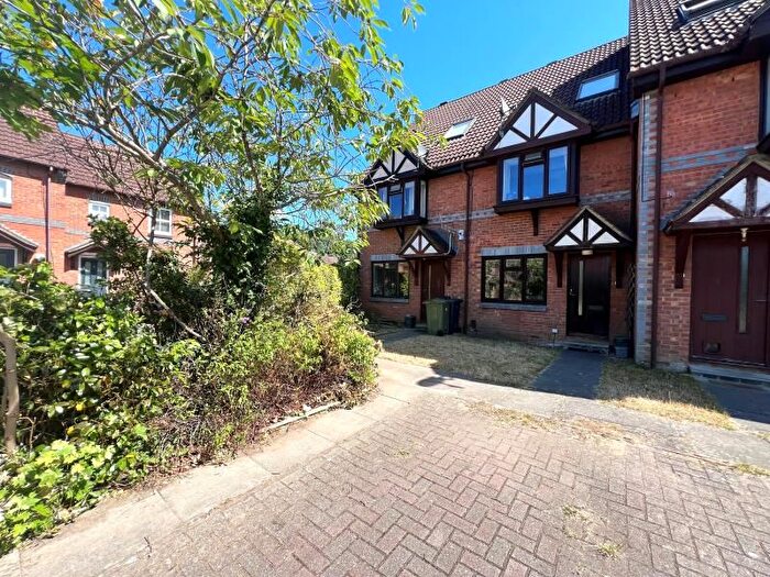 1 Bedroom Flat To Rent In Guernsey Close, Burpham, Guildford, GU4