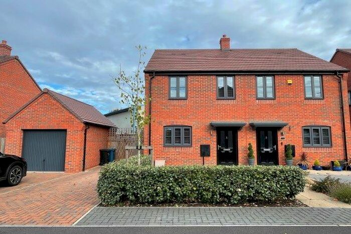 2 Bedroom Property To Rent In Cain Close, Lichfield, WS13
