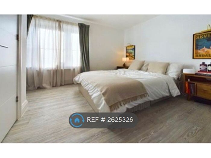 2 Bedroom Flat To Rent In Bridgecroft House, Deepcut, Camberley, GU16