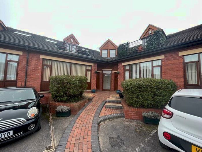 2 Bedroom Apartment To Rent In High Street, Stonehouse, GL10