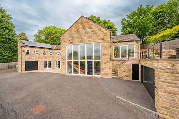 5 Bedroom Detached House For Sale In Tivy Dale, Cawthorne, Barnsley, S75