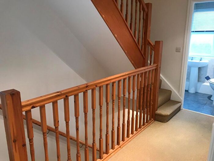 2 Bedroom Apartment To Rent In High Street, Bovingdon, HP3