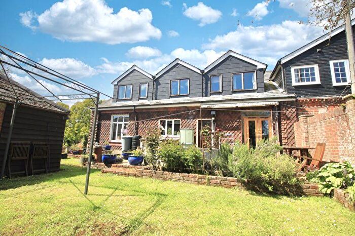 3 Bedroom Semi-Detached House To Rent In Winchester Road, Botley With Annexe, SO32