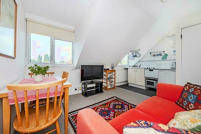 1 Bedroom Flat To Rent In Brookfield Park, Kentish Town, NW5