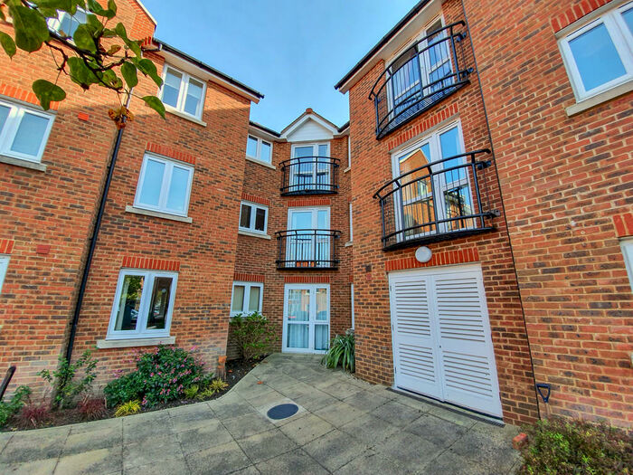 1 Bedroom Apartment To Rent In St. Agnes Road, East Grinstead, RH19