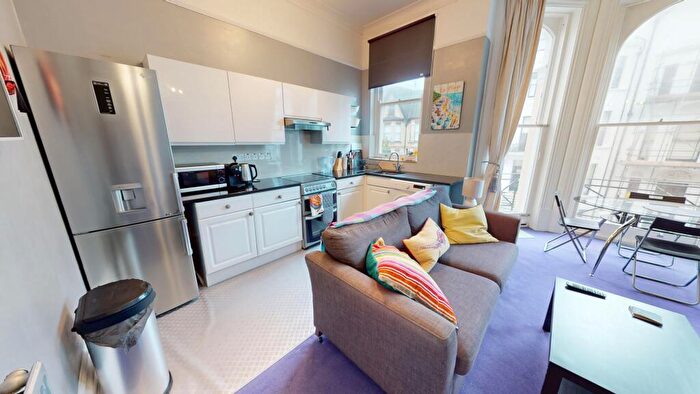 1 Bedroom Flat To Rent In Cambridge Road, Hove, BN3