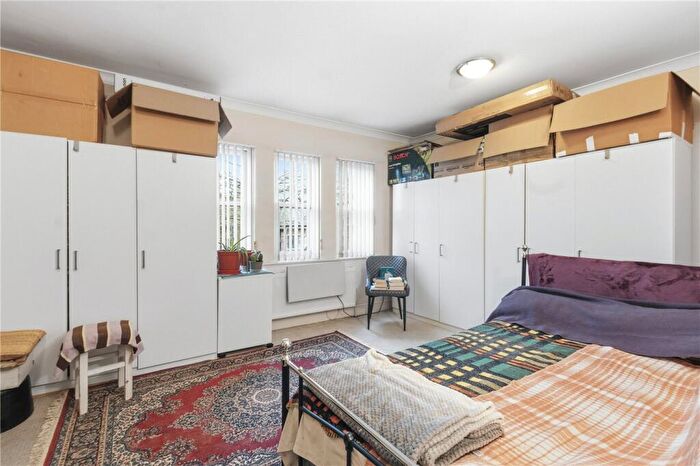 2 Bedroom Apartment For Sale In Dudrich Mews, East Dulwich, London, SE22
