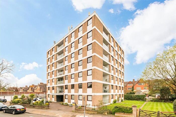 3 Bedroom Flat To Rent In Roehampton Court, London, SW13