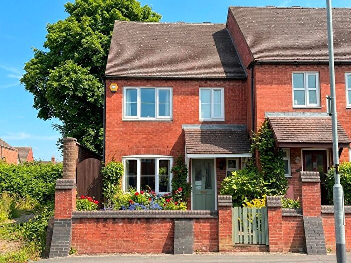 3 Bedroom End Of Terrace House To Rent In Hinckley Road, Burbage, LE10